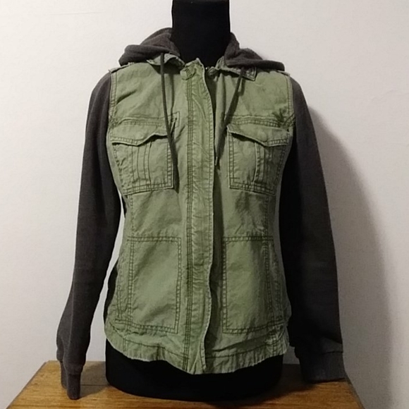 American Eagle Outfitters Jackets & Blazers - AMERICAN EAGLE JACKET.  SIZE SMALL.  GREEN & BLACK